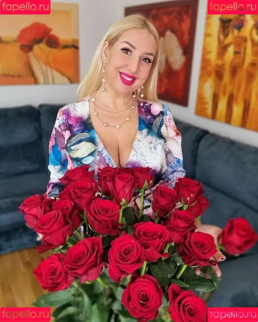 MariaRichi Onlyfans Photo Gallery 
