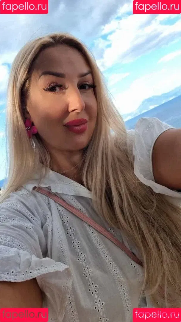 MariaRichi Onlyfans Photo Gallery 
