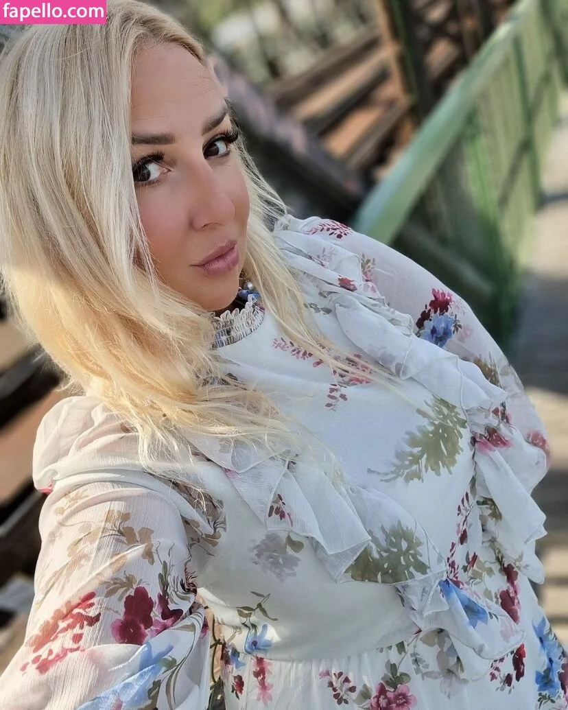 MariaRichi Onlyfans Photo Gallery 