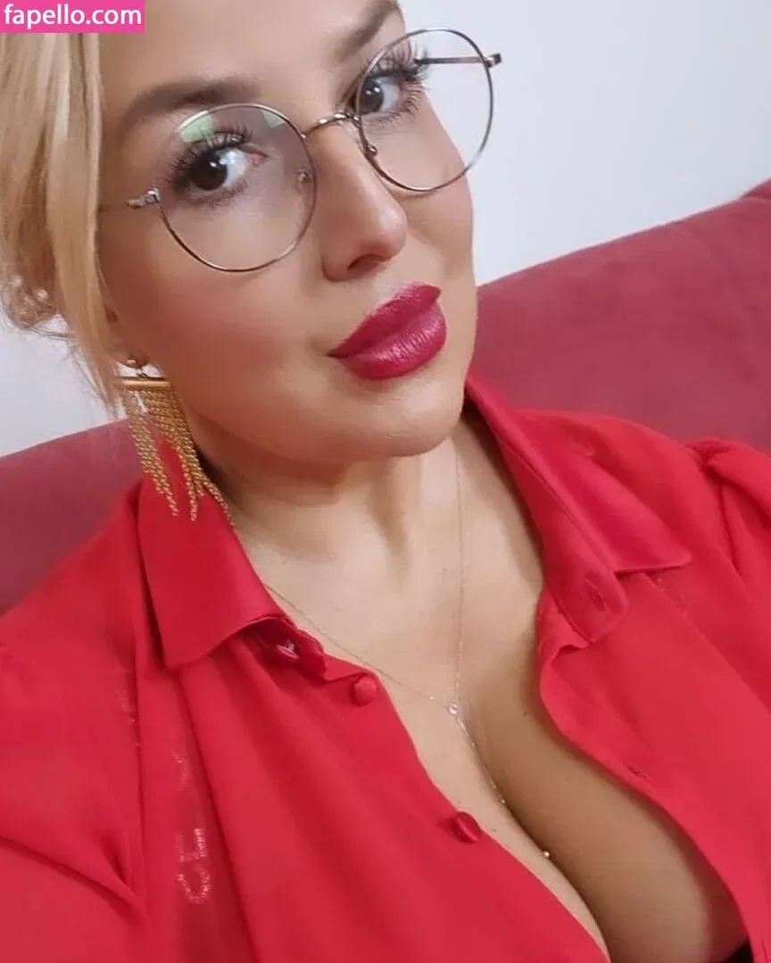 MariaRichi Onlyfans Photo Gallery 