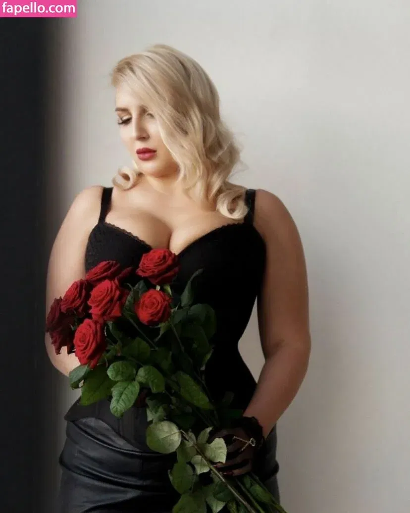 MariaRichi Onlyfans Photo Gallery 