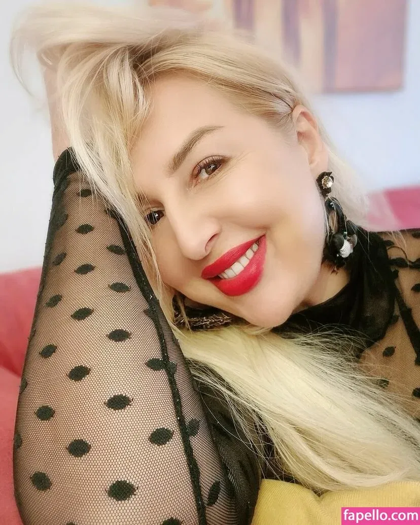 MariaRichi Onlyfans Photo Gallery 