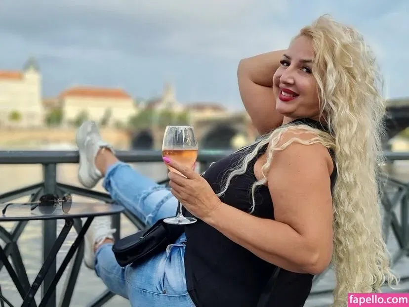 MariaRichi Onlyfans Photo Gallery 