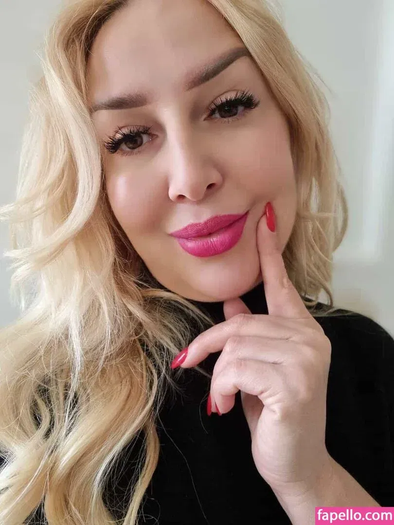 MariaRichi Onlyfans Photo Gallery 