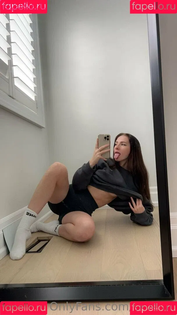 skyelali Onlyfans Photo Gallery 