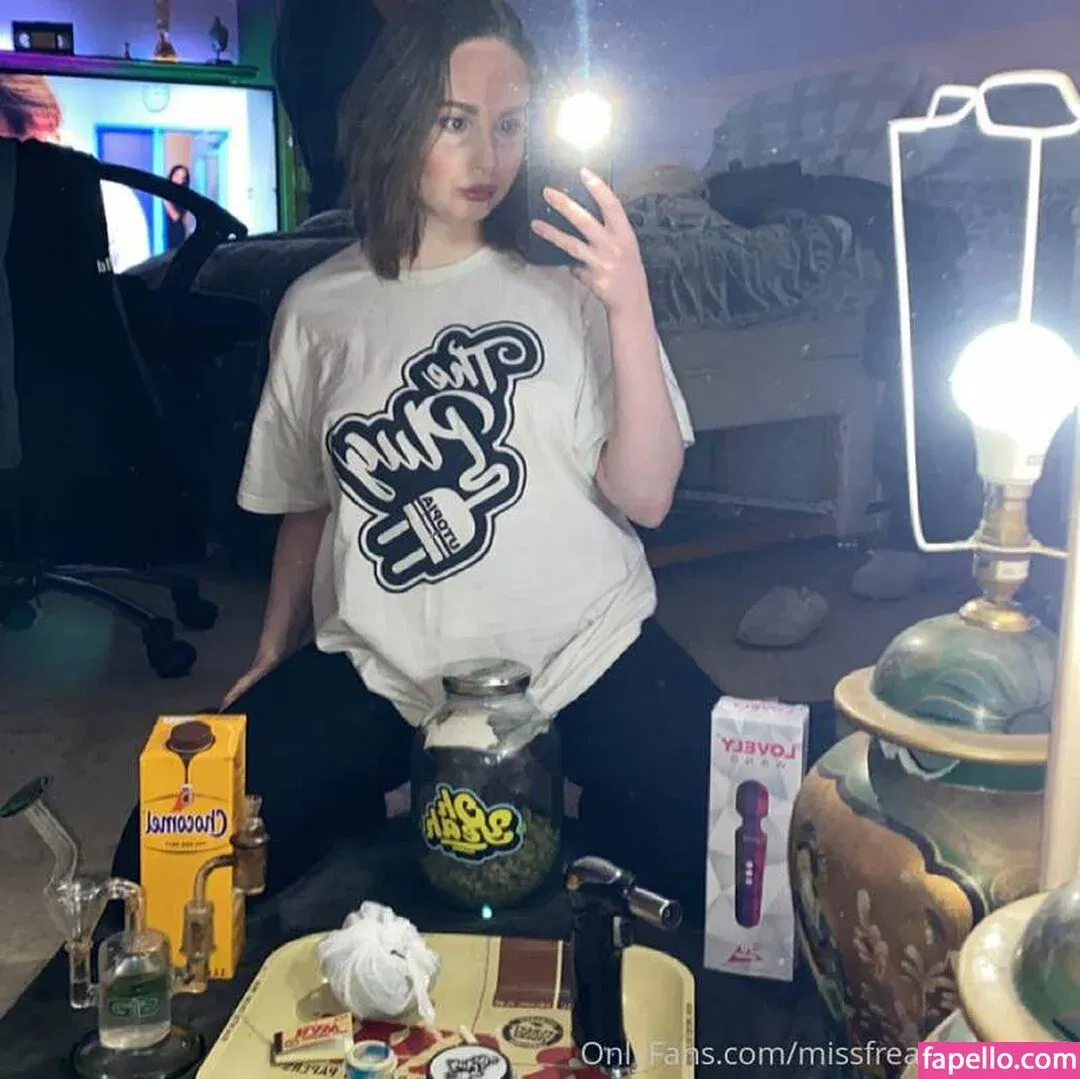 Eliza Smoke Onlyfans Photo Gallery 