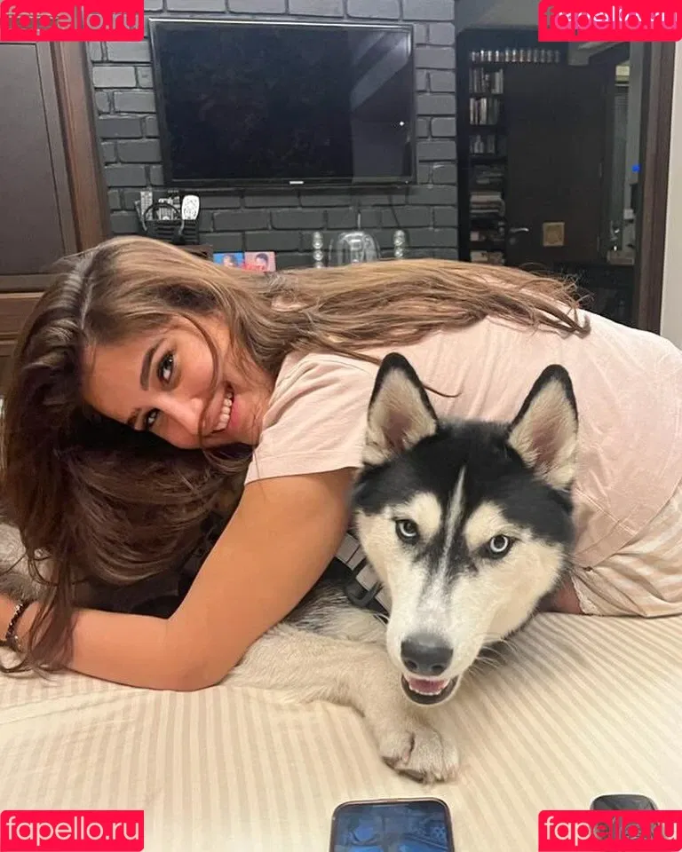 Rasha Thadani Onlyfans Photo Gallery 