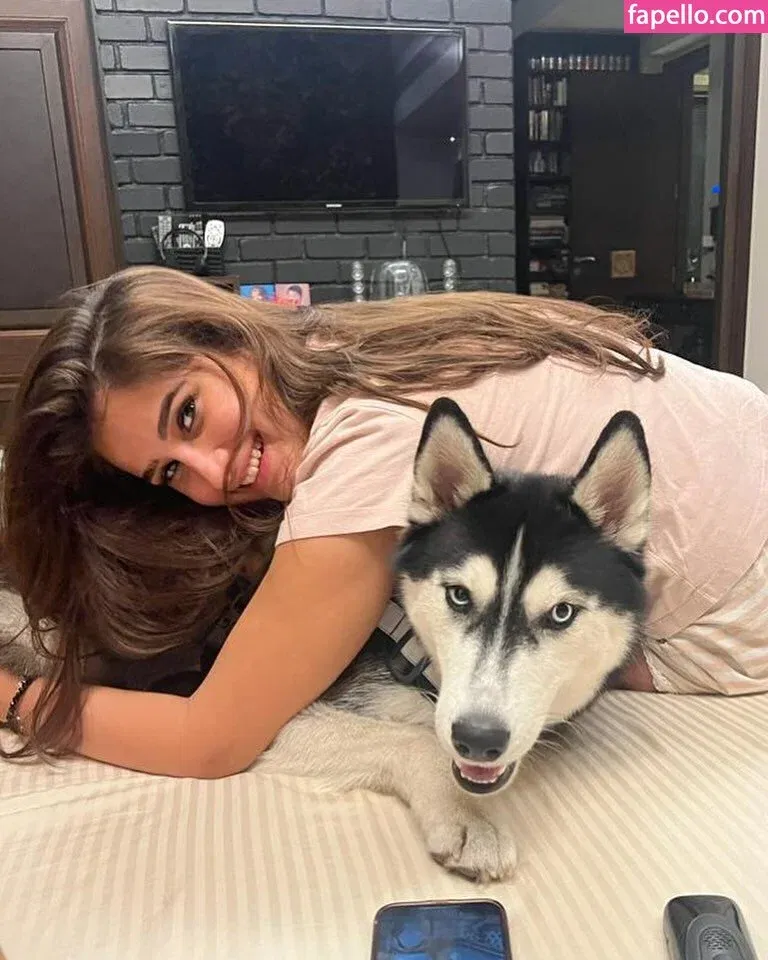 Rasha Thadani Onlyfans Photo Gallery 