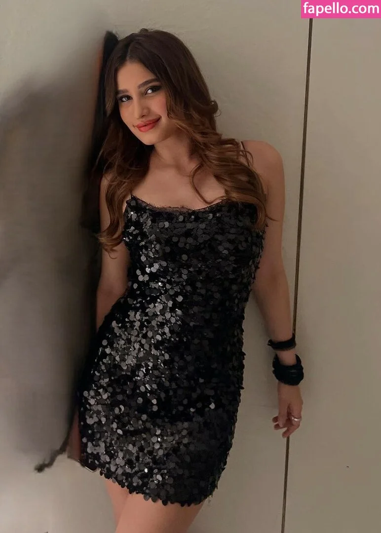 Rasha Thadani Onlyfans Photo Gallery 