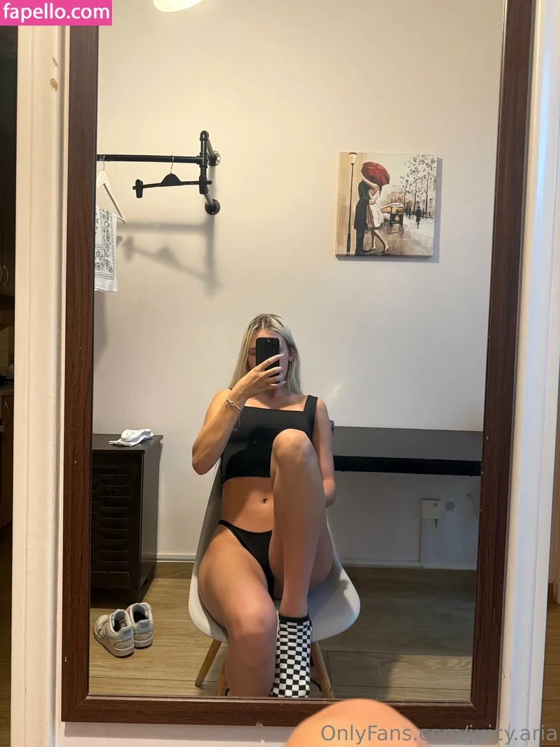 Juicy.Aria Onlyfans Photo Gallery 