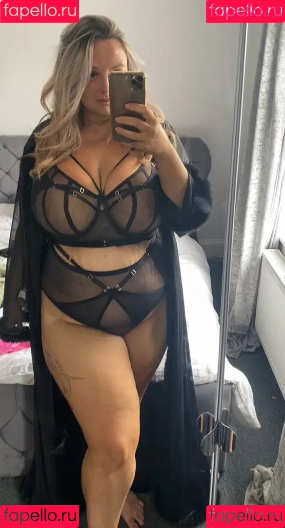 larahart44 Onlyfans Photo Gallery 