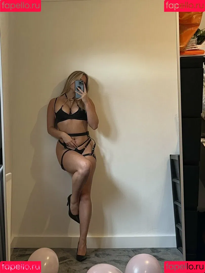 larahart44 Onlyfans Photo Gallery 