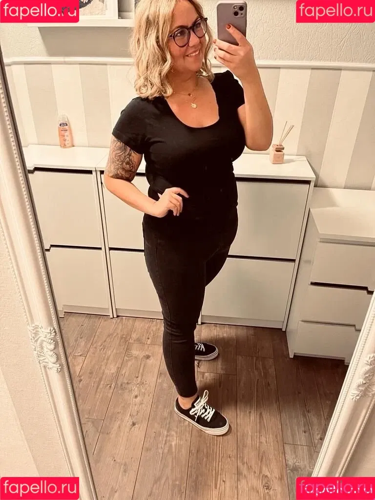 larahart44 Onlyfans Photo Gallery 
