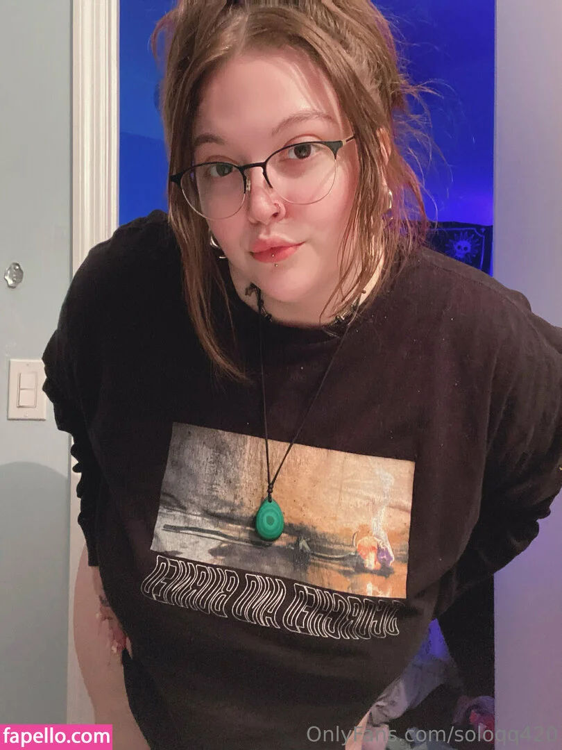 SoloQQ420 Onlyfans Photo Gallery 