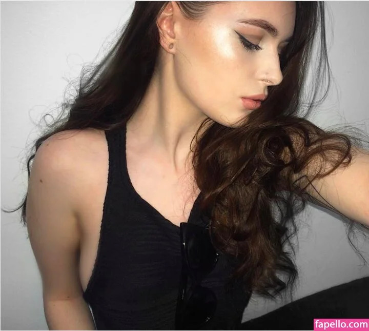 N1kenudes Onlyfans Photo Gallery 