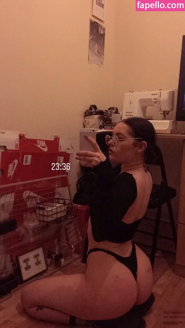 N1kenudes Onlyfans Photo Gallery 