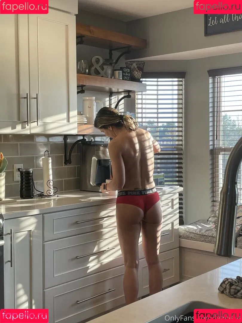 leahlayz Onlyfans Photo Gallery 