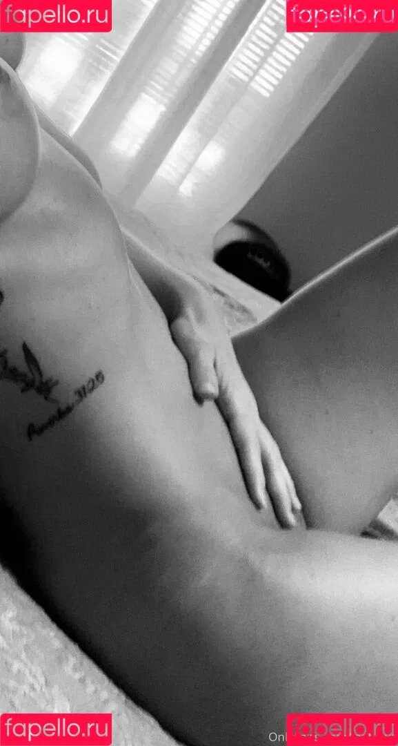 leahlayz Onlyfans Photo Gallery 