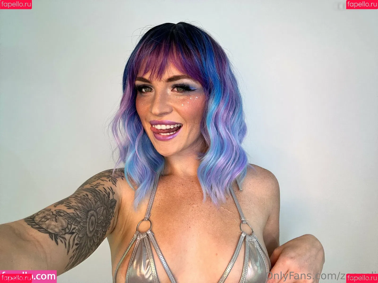 Zoeneli Onlyfans Photo Gallery 