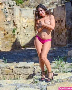 Luz Del Fierro Onlyfans Photo Gallery 