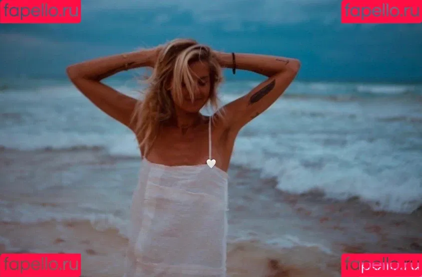 Eliza Coupe Onlyfans Photo Gallery 