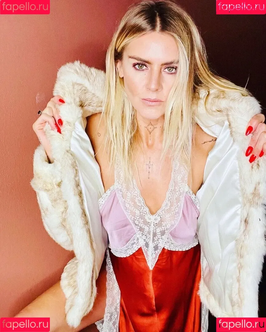 Eliza Coupe Onlyfans Photo Gallery 