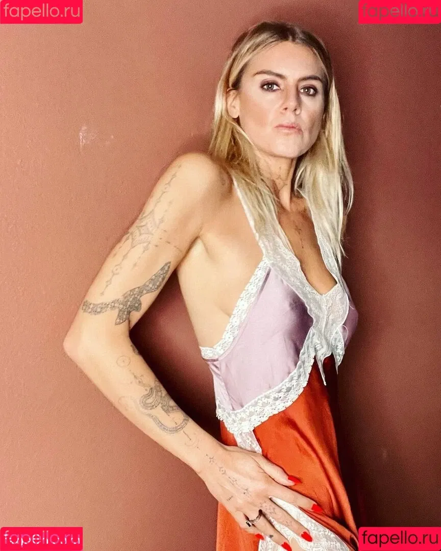 Eliza Coupe Onlyfans Photo Gallery 