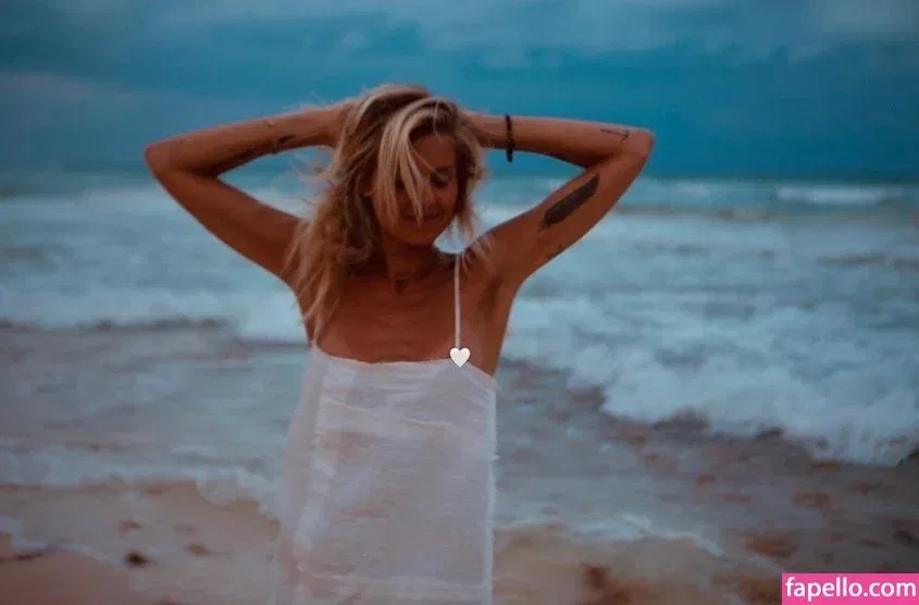 Eliza Coupe Onlyfans Photo Gallery 