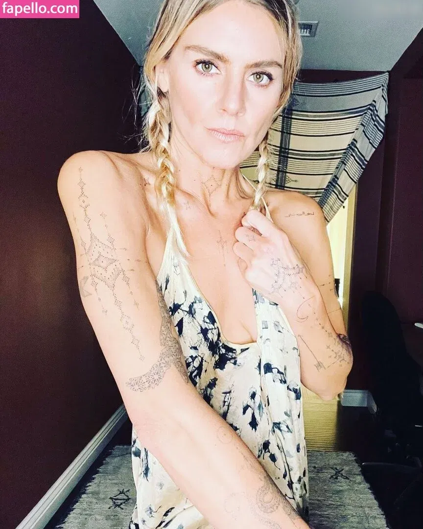 Eliza Coupe Onlyfans Photo Gallery 