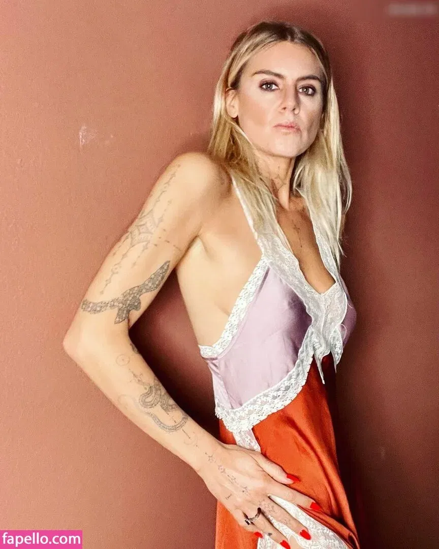 Eliza Coupe Onlyfans Photo Gallery 