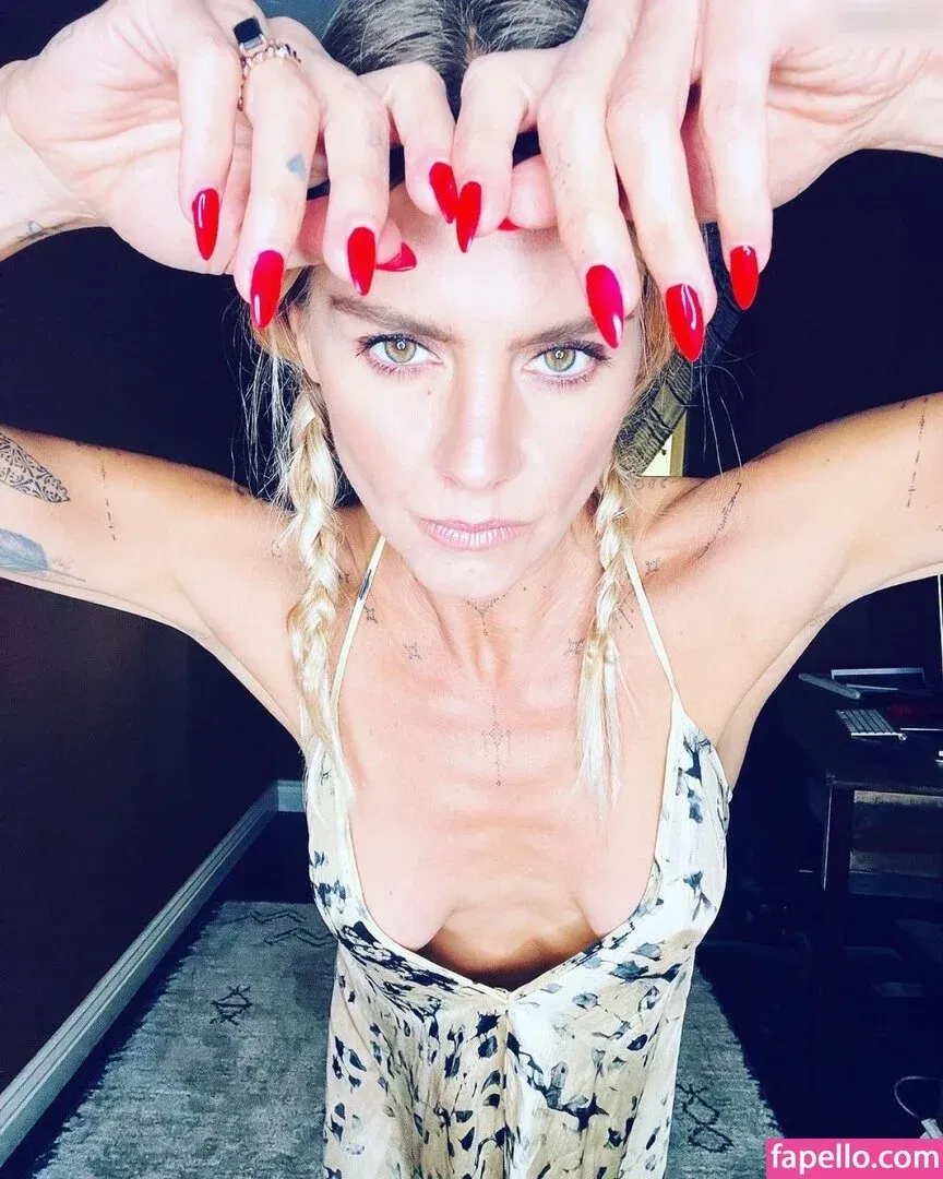 Eliza Coupe Onlyfans Photo Gallery 