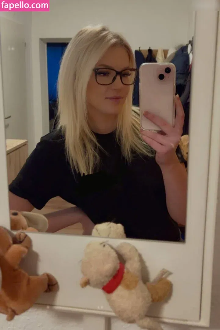 sarifari32 Onlyfans Photo Gallery 