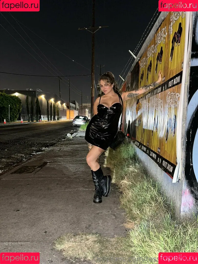 tessa.archives Onlyfans Photo Gallery 