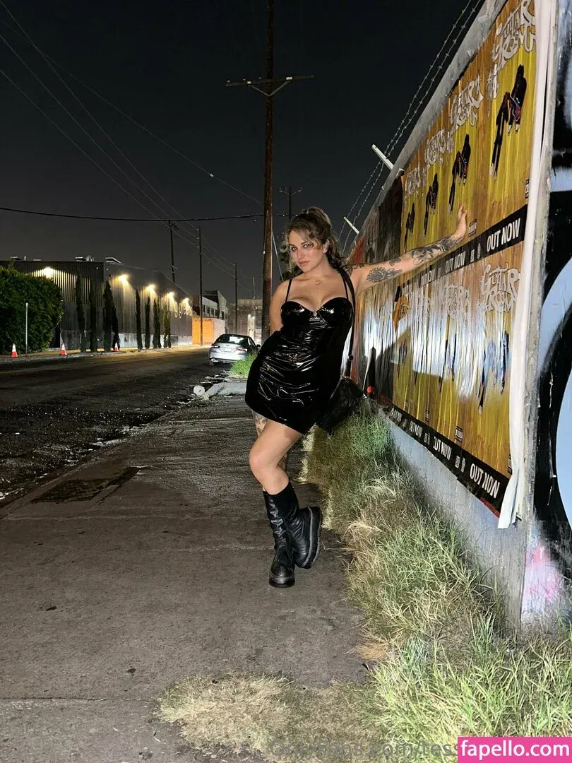 tessa.archives Onlyfans Photo Gallery 