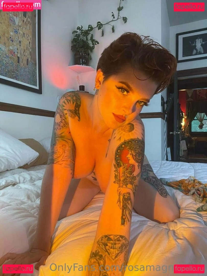 rosamagnoliaxo Onlyfans Photo Gallery 