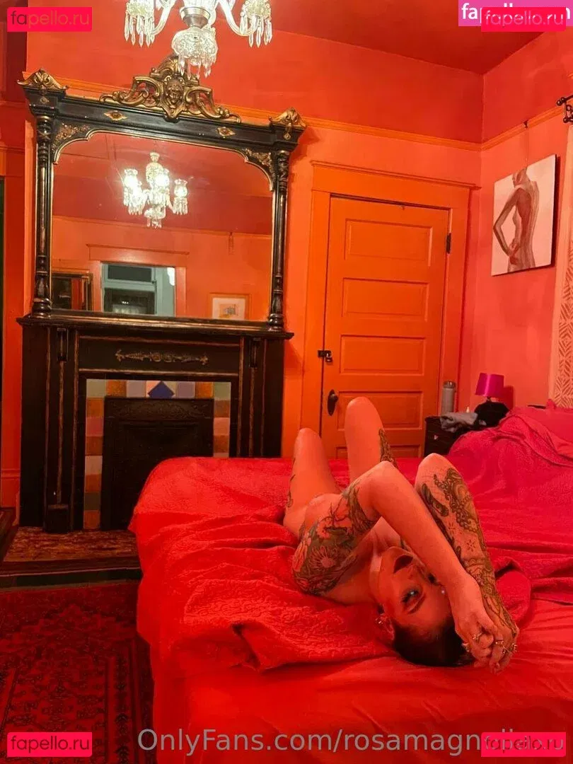 rosamagnoliaxo Onlyfans Photo Gallery 