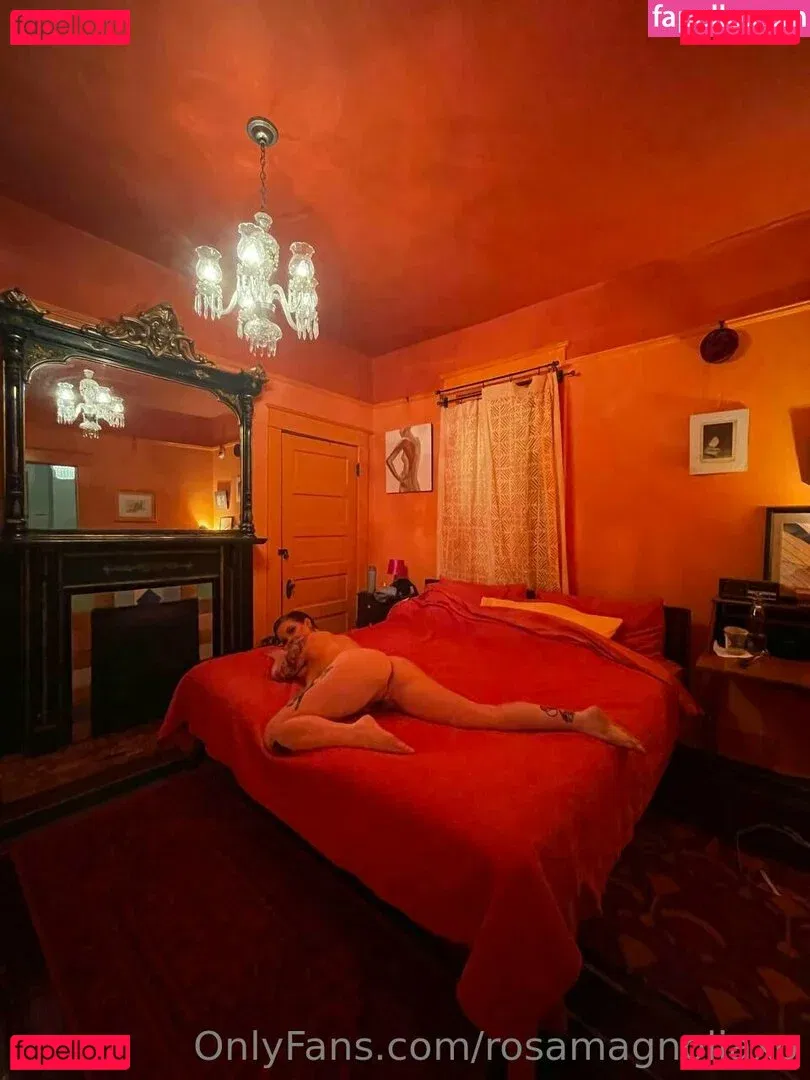 rosamagnoliaxo Onlyfans Photo Gallery 