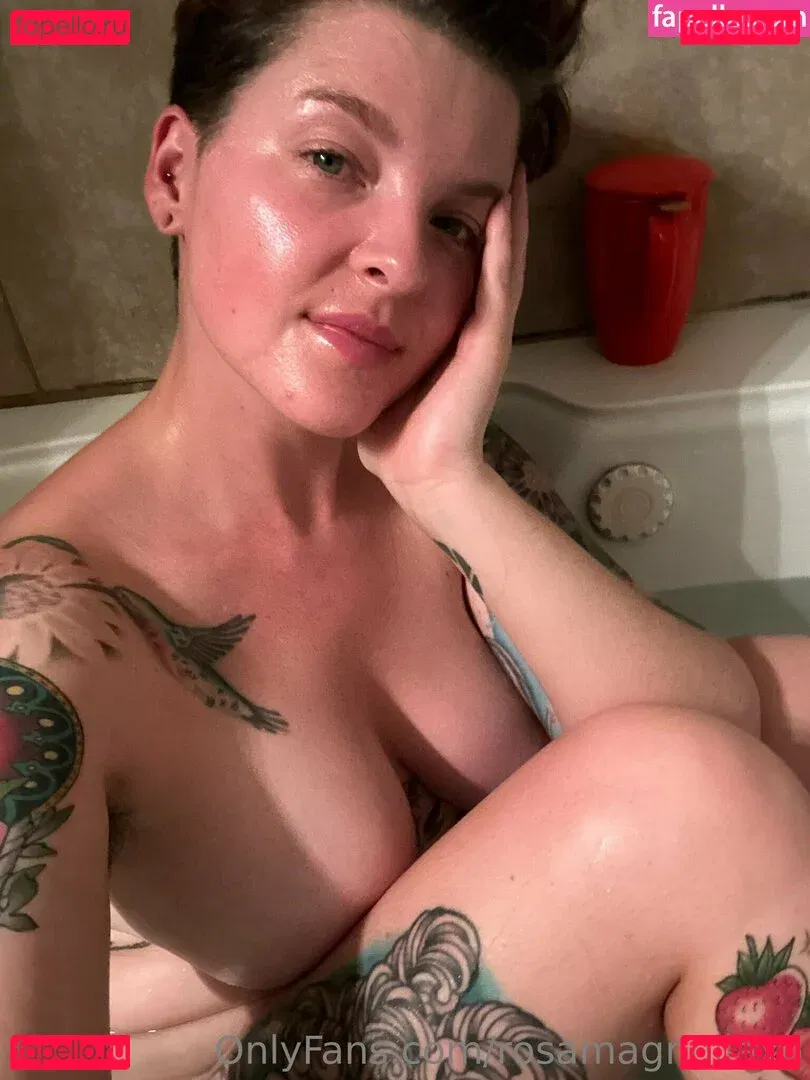 rosamagnoliaxo Onlyfans Photo Gallery 