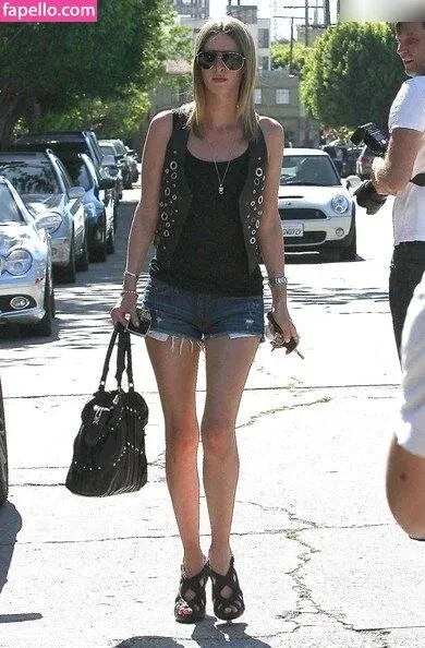 Nicky Hilton Onlyfans Photo Gallery 