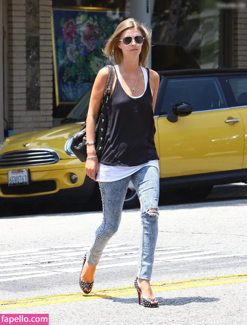 Nicky Hilton Onlyfans Photo Gallery 