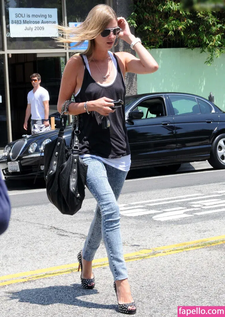 Nicky Hilton Onlyfans Photo Gallery 