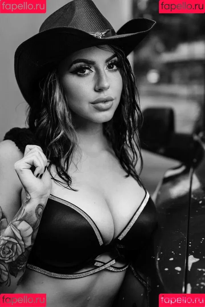 Girls Play Onlyfans Photo Gallery 