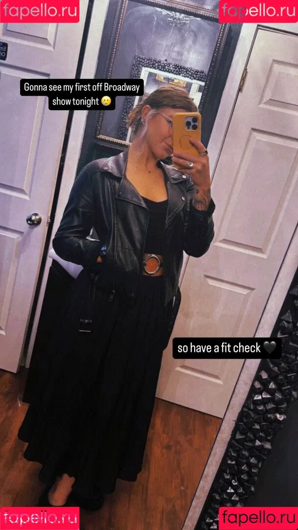 Girls Play Onlyfans Photo Gallery 