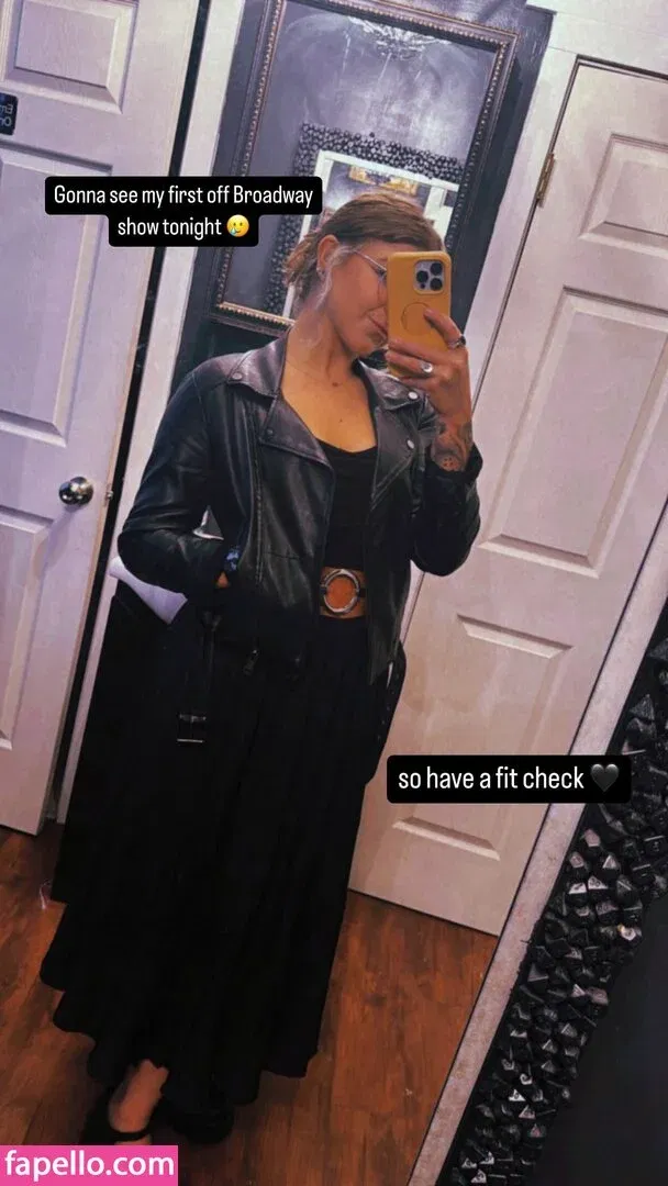 Girls Play Onlyfans Photo Gallery 