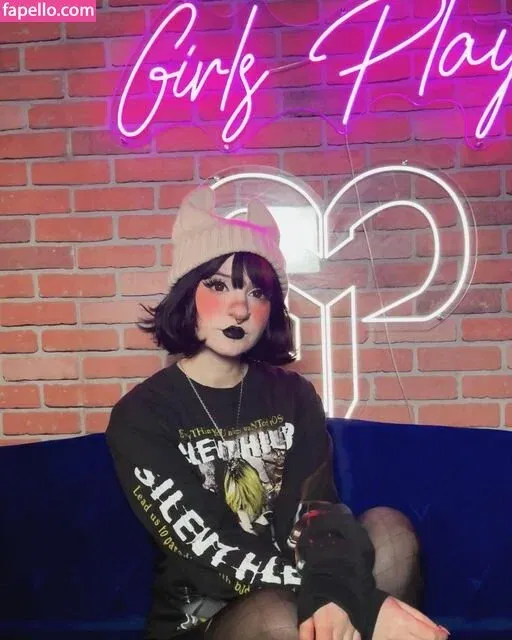 Girls Play Onlyfans Photo Gallery 