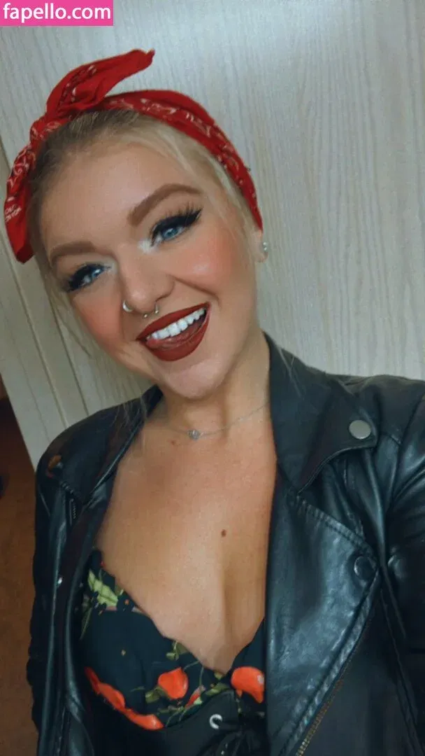 Girls Play Onlyfans Photo Gallery 