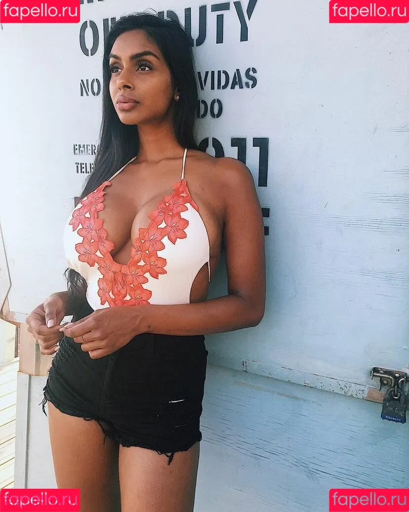 Sarah Mak Onlyfans Photo Gallery 