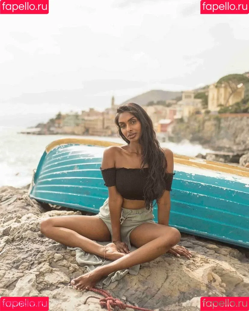 Sarah Mak Onlyfans Photo Gallery 