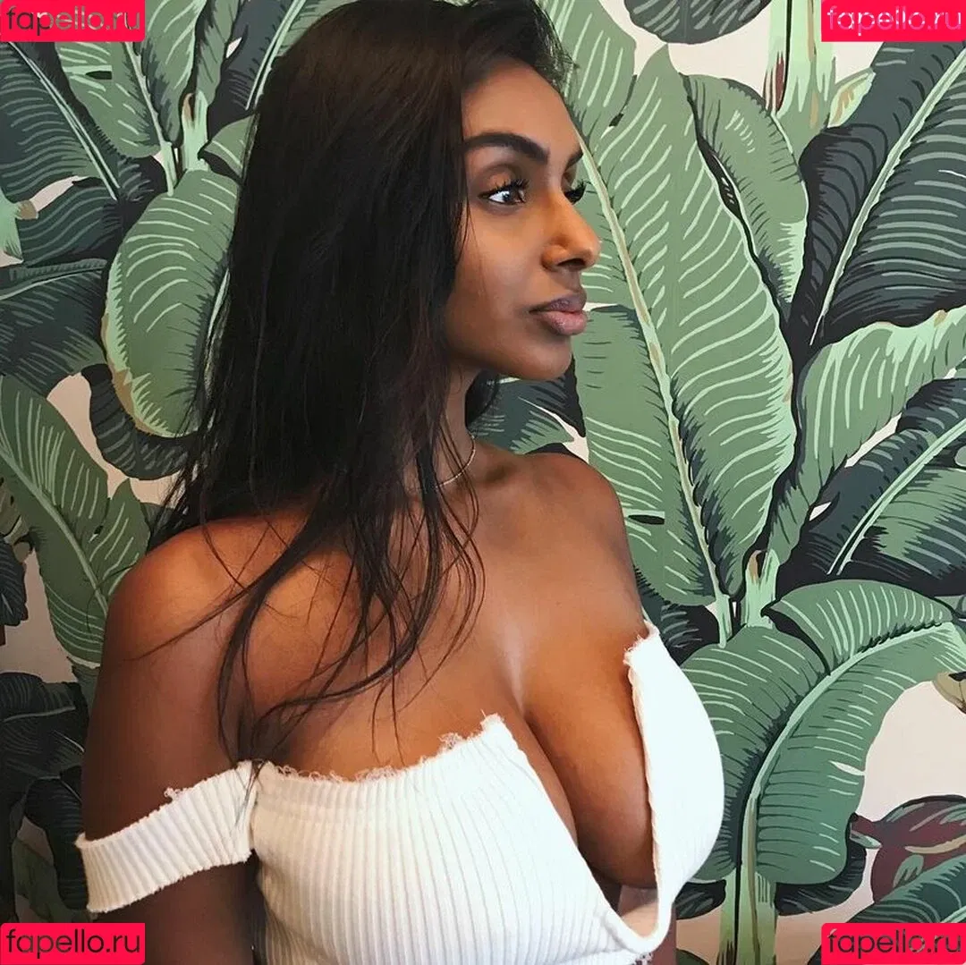 Sarah Mak Onlyfans Photo Gallery 
