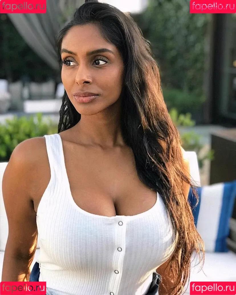 Sarah Mak Onlyfans Photo Gallery 